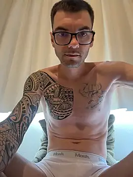 Snapshot of Leonsouzaof chatting on December 1, 2025, 5:25 pm Leonsouzaof online show from December 1, 2025, 5:25 pm