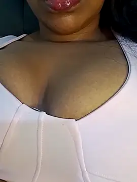 Snapshot of Kitana77 chatting on October 25, 2025, 4:22 am Kitana77 online show from October 25, 2025, 4:22 am