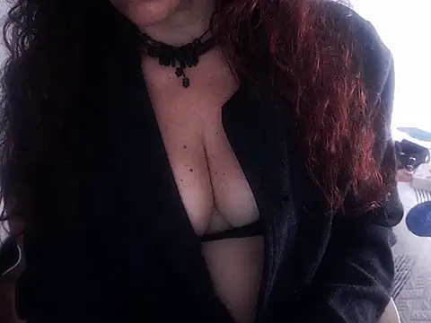 fenix colette online show from October 7, 2025, 7:37 pm