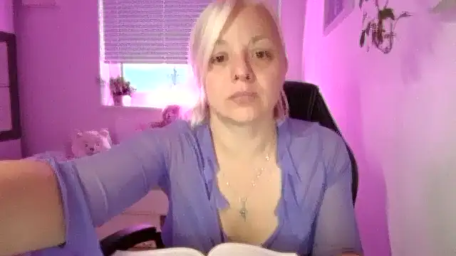 Linsy Kim online show from November 20, 2025, 6:36 am