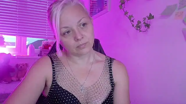 Linsy Kim online show from December 4, 2025, 6:45 am