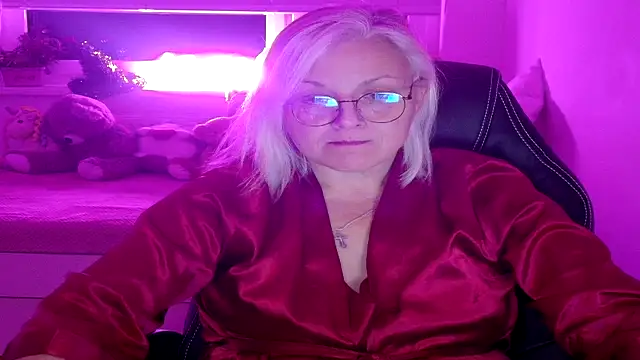 Linsy Kim online show from February 18, 2026, 10:06 pm