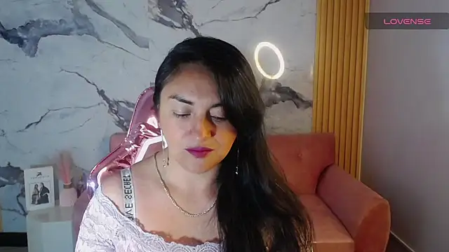 Snapshot of tamara_ch1 chatting on September 28, 2025, 12:12 pm tamara ch1 online show from September 28, 2025, 12:12 pm