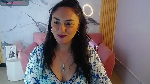 Snapshot of tamara_ch1 chatting on October 1, 2025, 3:22 am tamara ch1 online show from October 1, 2025, 3:22 am