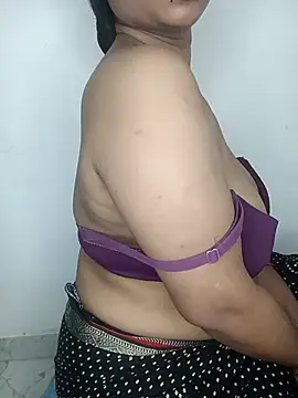Snapshot of Komal_G chatting on October 8, 2025, 6:30 pm Komal G online show from October 8, 2025, 6:30 pm