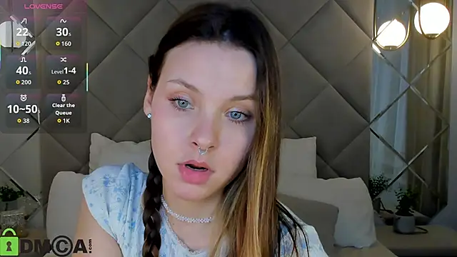 Hina Smith online show from October 17, 2025, 11:34 am