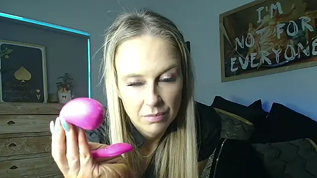 imyourgoodgirl69 online show from March 29, 2026, 4:03 am