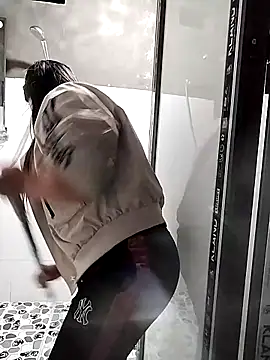 venu00 online show from February 8, 2026, 2:37 pm