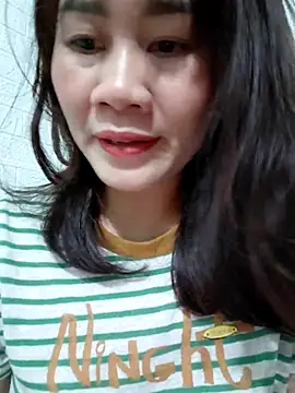 Snapshot of Singlemom69x chatting on July 4, 2026, 1:48 pm Singlemom69x online show from July 4, 2026, 1:48 pm