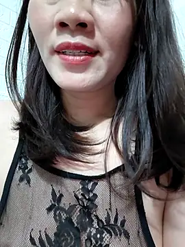 Snapshot of Singlemom69x chatting on July 7, 2026, 7:23 am Singlemom69x online show from July 7, 2026, 7:23 am
