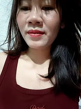 Snapshot of Singlemom69x chatting on July 6, 2026, 1:12 am Singlemom69x online show from July 6, 2026, 1:12 am