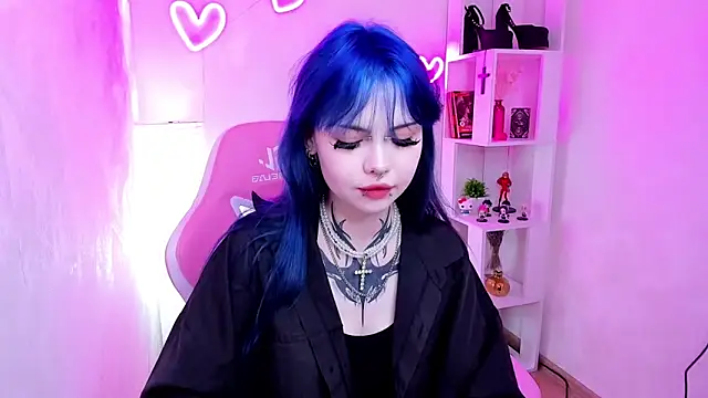 Morana Batt online show from December 5, 2025, 2:21 am