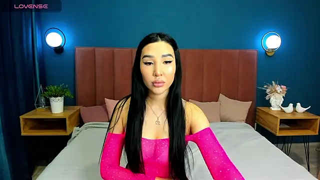 Jennifer Munoz online show from November 12, 2025, 1:21 am