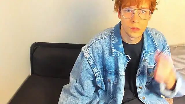 Snapshot of JasperWilson chatting on October 2, 2025, 4:10 pm JasperWilson online show from October 2, 2025, 4:10 pm