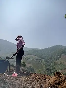 Snapshot of Ngoc-bbi chatting on April 6, 2026, 3:46 am Ngoc-bbi online show from April 6, 2026, 3:46 am