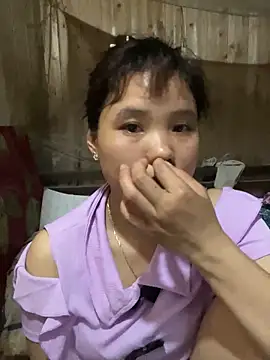 Snapshot of Ngoc-bbi chatting on April 9, 2026, 6:19 am Ngoc-bbi online show from April 9, 2026, 6:19 am