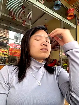 Ngoc-bbi online show from September 17, 2025, 6:04 am