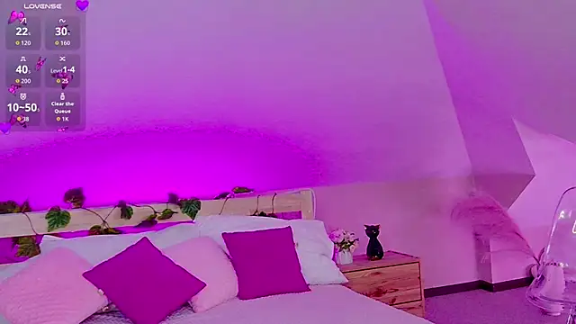 Snapshot of Liann_Stark chatting on March 24, 2026, 6:35 am Liann Stark online show from March 24, 2026, 6:35 am