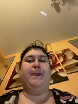 Snapshot of DazzzlingDame chatting on October 20, 2025, 10:10 pm DazzzlingDame online show from October 20, 2025, 10:10 pm