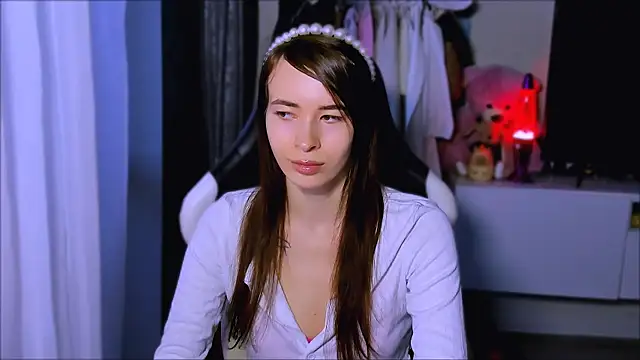 ZoyaMill online show from October 15, 2025, 5:06 am