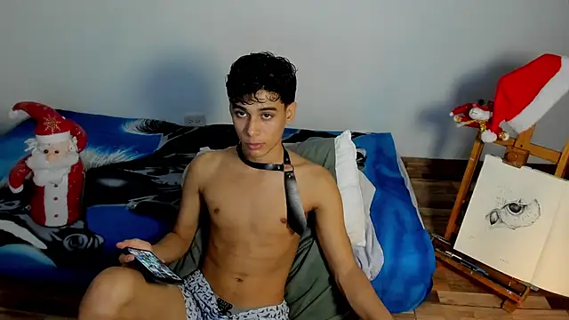 Snapshot of AliottTwink chatting on December 22, 2025, 11:05 pm AliottTwink online show from December 22, 2025, 11:05 pm