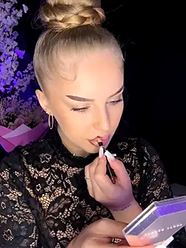 Snapshot of AubrieleRouj1 chatting on December 5, 2025, 4:49 pm AubrieleRouj1 online show from December 5, 2025, 4:49 pm