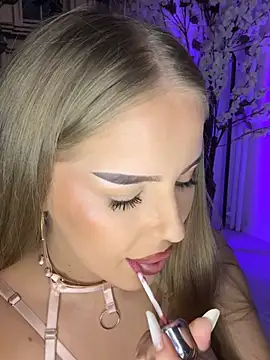 Snapshot of AubrieleRouj1 chatting on January 12, 2026, 6:04 pm AubrieleRouj1 online show from January 12, 2026, 6:04 pm