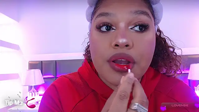 LennaEvans online show from September 26, 2025, 11:17 am