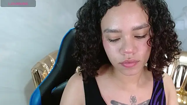 Canela s1 online show from November 10, 2025, 8:25 pm