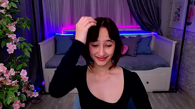 Snapshot of EmilySwonn chatting on September 8, 2025, 3:55 pm EmilySwonn online show from September 8, 2025, 3:55 pm