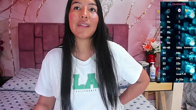 Snapshot of luna_maisonn chatting on September 22, 2025, 8:15 pm luna maisonn online show from September 22, 2025, 8:15 pm