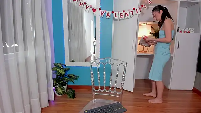 Snapshot of MilenaCrown chatting on February 12, 2026, 8:41 pm MilenaCrown online show from February 12, 2026, 8:41 pm