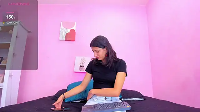 Georgina Ferri  online show from October 10, 2025, 5:14 pm