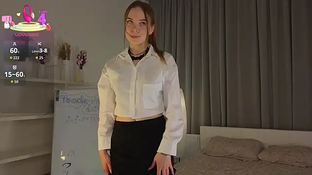 Snapshot of CarollSmithh chatting on October 5, 2025, 8:43 pm CarollSmithh online show from October 5, 2025, 8:43 pm