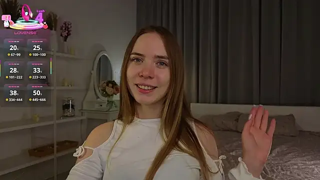 CarollSmithh online show from October 12, 2025, 8:32 pm