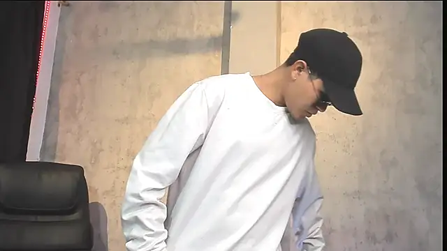 Snapshot of Manuel_FPG chatting on November 6, 2025, 4:27 am Manuel FPG online show from November 6, 2025, 4:27 am