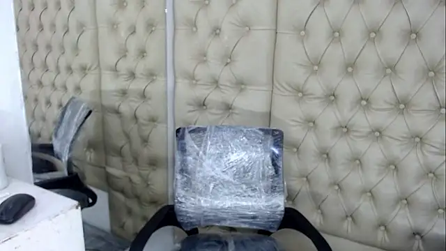 Snapshot of JessicaHott01 chatting on February 7, 2026, 7:33 pm JessicaHott01 online show from February 7, 2026, 7:33 pm