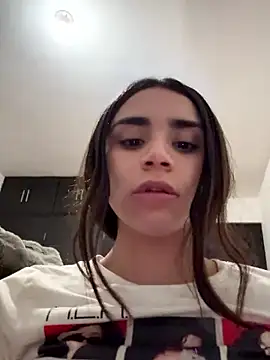 Snapshot of Ariovalle chatting on February 25, 2026, 6:02 am Ariovalle online show from February 25, 2026, 6:02 am