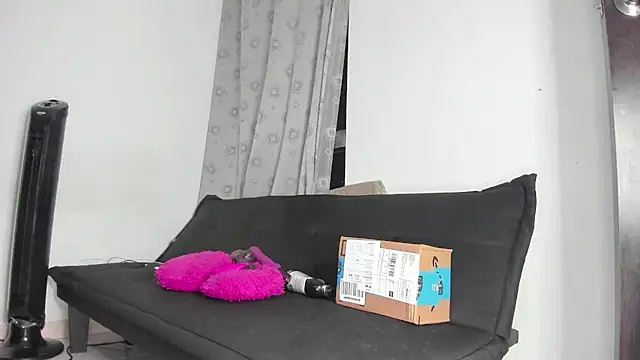 mila dash online show from October 23, 2025, 1:04 am