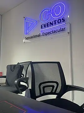 Sarahlove 90 online show from December 18, 2025, 3:38 pm