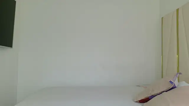 Sarahlove 90 online show from October 22, 2025, 3:33 pm