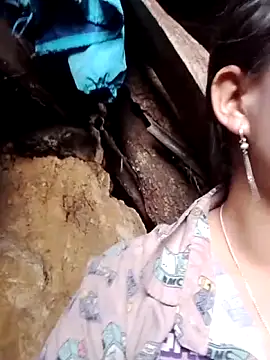 Snapshot of lusy-bae chatting on October 26, 2025, 5:41 am lusy-bae online show from October 26, 2025, 5:41 am