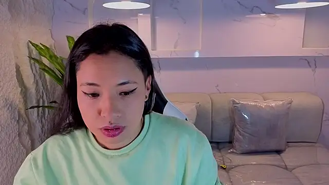 Hollypeyton Tp online show from September 8, 2025, 7:57 pm