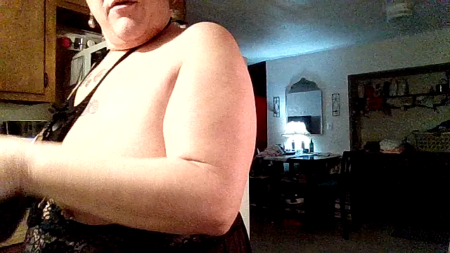 Snapshot of ScrawburryBBW chatting on October 2, 2025, 2:15 am ScrawburryBBW online show from October 2, 2025, 2:15 am