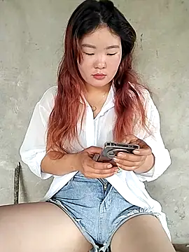 lylylove online show from May 20, 2026, 4:53 am