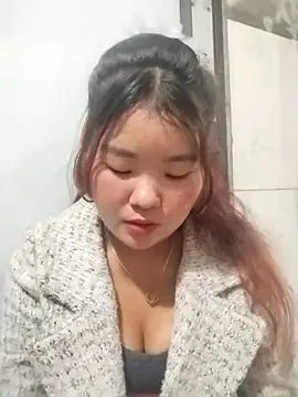 lylylove online show from March 13, 2026, 8:52 am