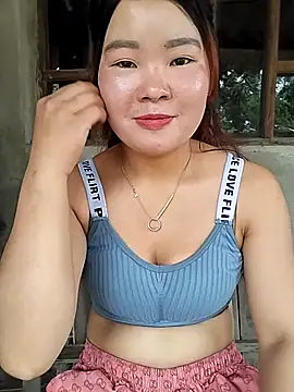lylylove online show from May 24, 2026, 4:12 am