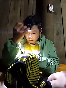 Ngocmi909 online show from March 15, 2026, 1:40 pm