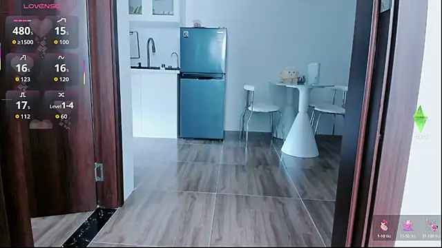 strawberry-ni online show from October 27, 2025, 3:18 am