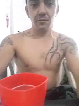 Snapshot of Santulucarola chatting on April 29, 2026, 4:16 am Santulucarola online show from April 29, 2026, 4:16 am